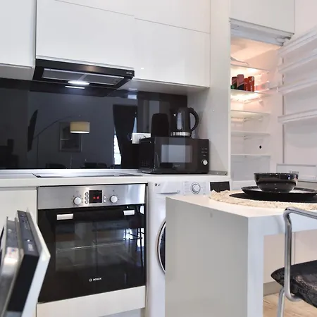 Luxury One Bedroom In Beachfront Appartement Budva